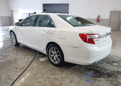 2012 Toyota Camry Xle z USA, uszkodzony, nr VIN 4T1BF1FK6CU524798
